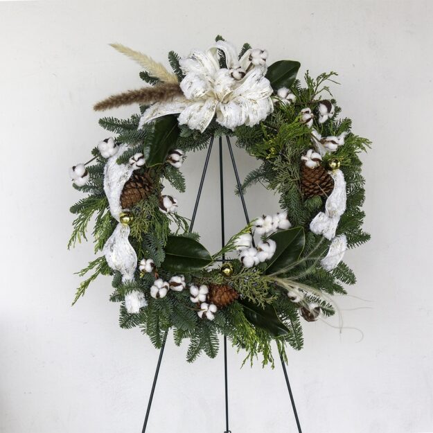 Delightful Greetings Wreath